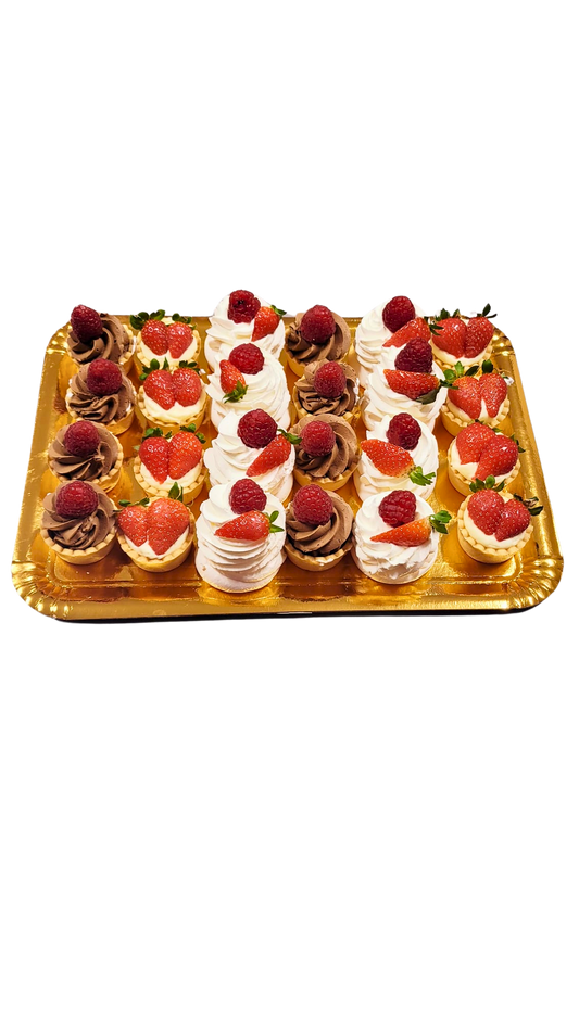 Platou minitarte cu fructe.Minitarte
ciocolata.Minipavlova